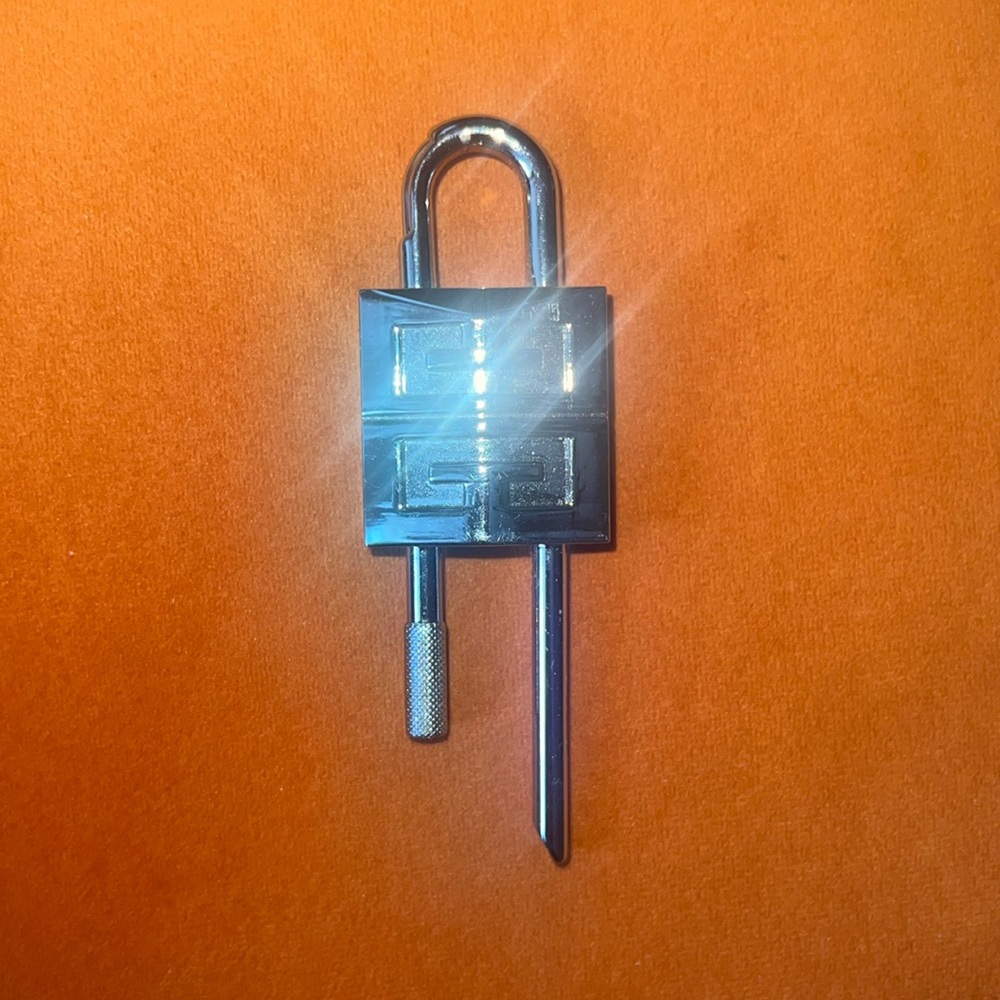 💯 AUTHENTIC GIVENCHY Small 4G padlock in silver